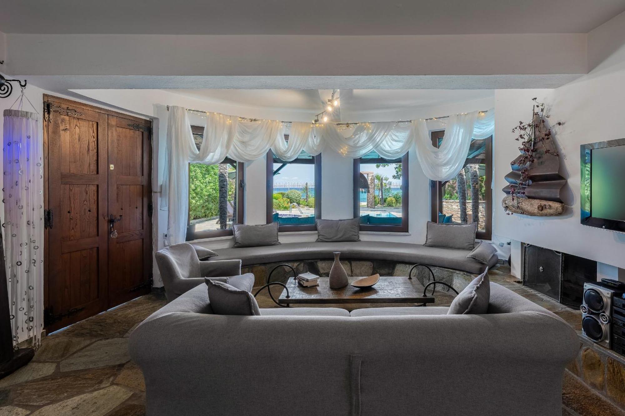 Efharis Beachfront Villa Platamonas Eksteriør bilde
